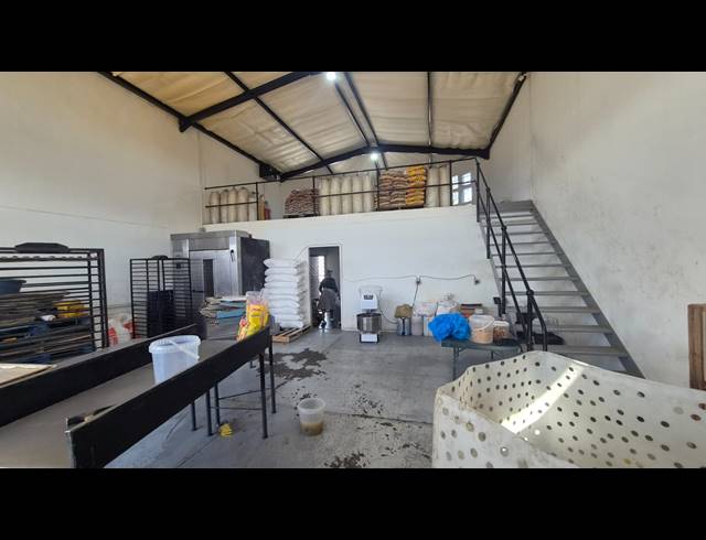 174M² WAREHOUSE TO LET IN BARTLETT